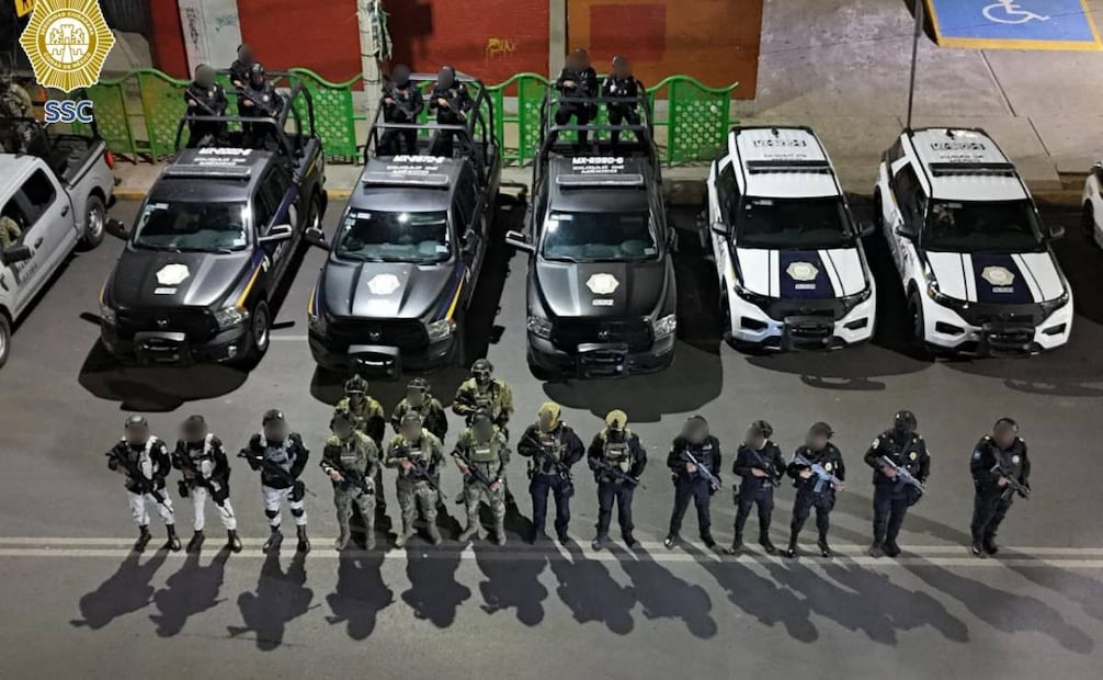 Caen 4 presuntos integrantes de “La Unión Tepito” en la alcaldía Cuauhtémoc; aseguran más de 450 dosis de presunta droga.
Foto: Especial.
