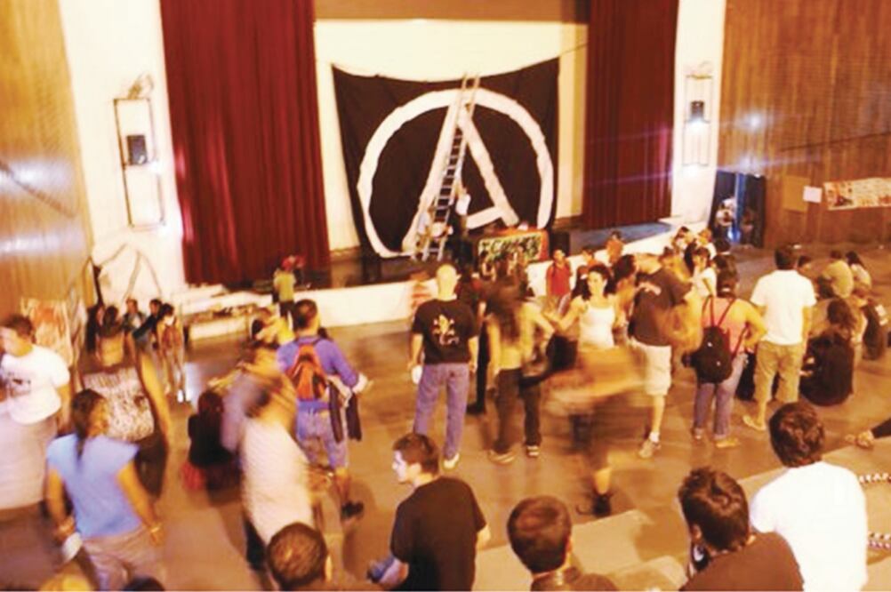 Integrantes del colectivo Okupa Che realizarán foros de discusión en los que se tratarán la historia del auditorio, así como la defensa de los espacios autónomos y autogestivos dentro de la UNAM (IMAGEN TOMADA DE TWITTER DEL AUDITORIO CHE GUEVARA)