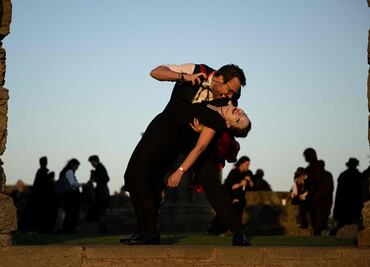 La novela "Drácula" convoca a cientos de personas a vestirse de vampiros y ¡rompen récord!