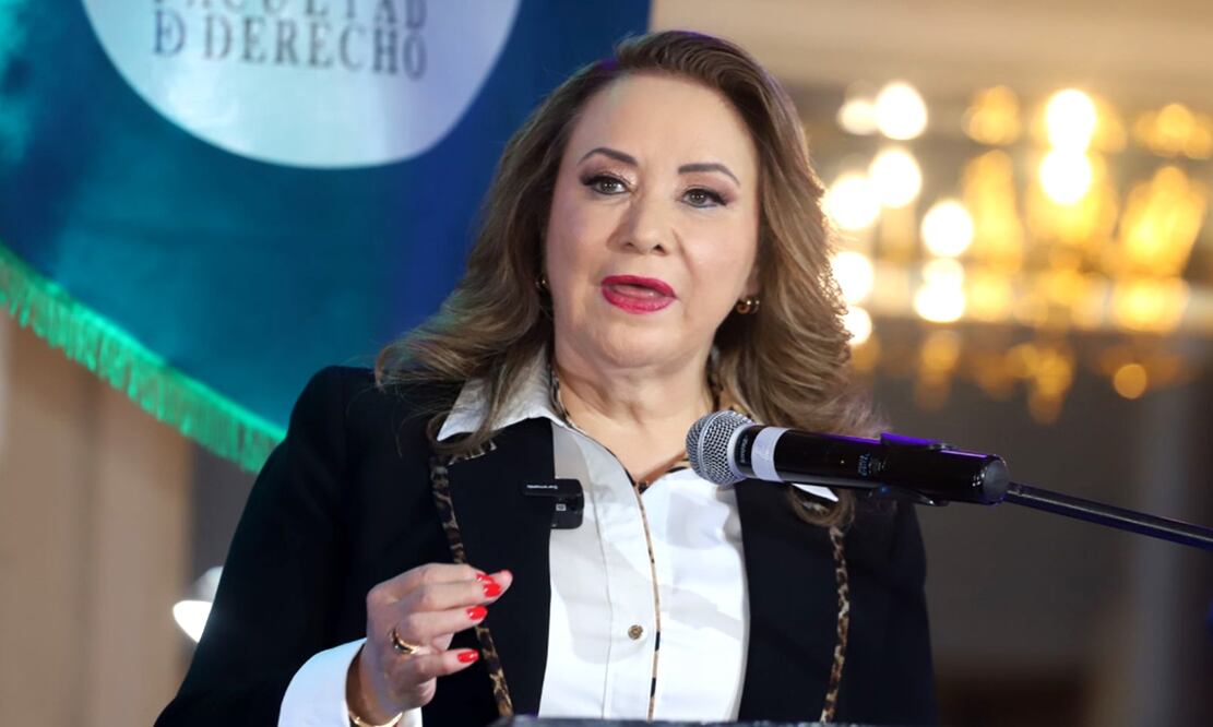 La ministra Yasmín Esquivel Mossa aseguró que continuará desempeñando su función porque es una mujer de leyes. Foto: especial