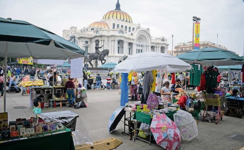Por límites al ambulantaje, bloqueos llevan una semana