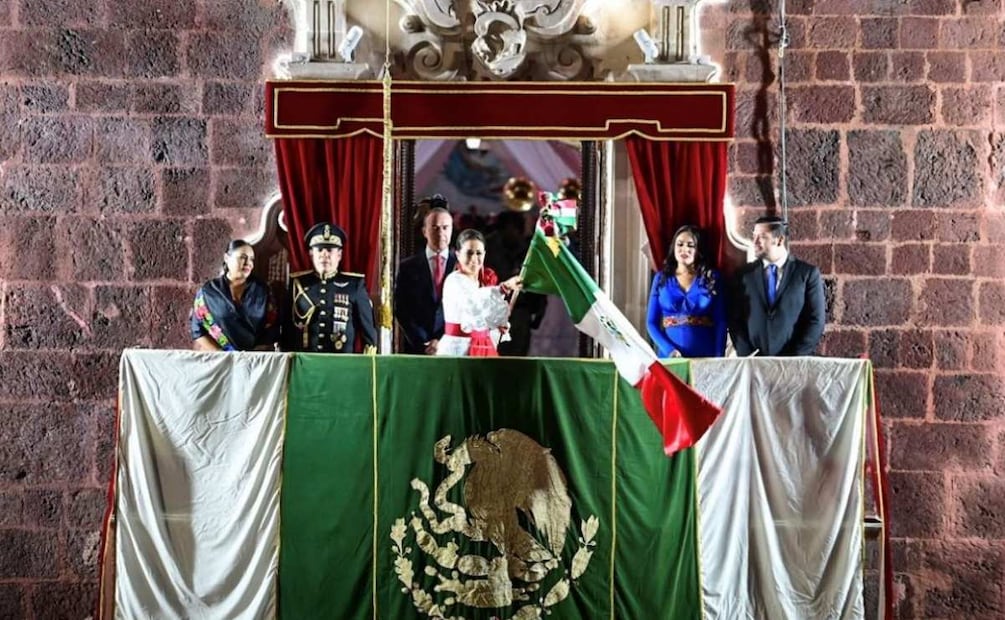 La gobernadora de Aguascalientes Teresa Jiménez durante la ceremonia del Grito de Independencia. Foto: Especial