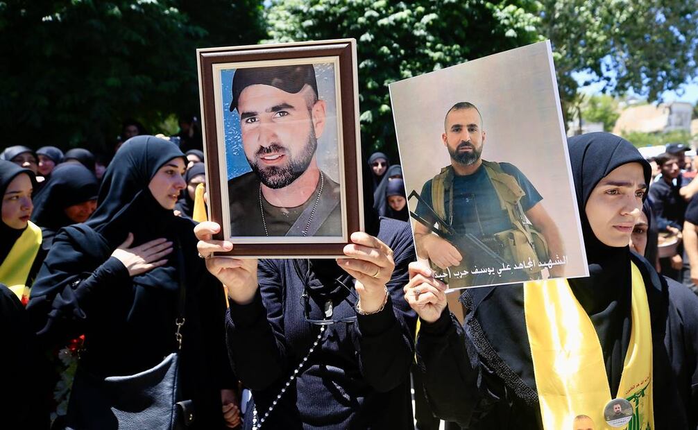 Según el Oficina de medios de Hezbolá, el combatiente de Hezbolá, Hassan Muhammad Ali Saab, murió en un ataque israelí en la aldea de Yaroun. Foto: EFE