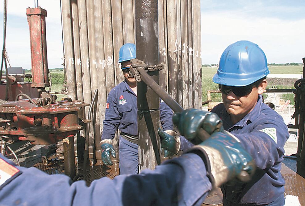 La importancia del acuerdo en materia de pensiones radica en el compromiso del gobierno de asumir como deuda pública parte de los pasivos de Pemex (ARCHIVO EL UNIVERSAL)