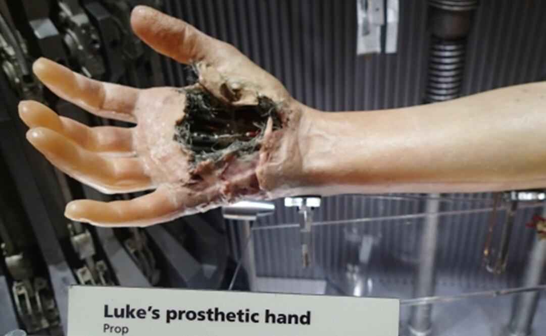 Este equivalente de piel viva y móvil, que recuerda a la mano biónica de Luke Skywalker en Star Wars, representa un modelo mucho más realista de la piel humana. (FOTO: Universidad de Bristol)