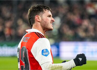 ¡Santiago Giménez se queda! Revela presidente del Feyenoord que no ha recibido ofertas por el futbolista