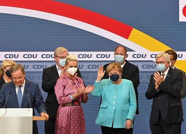 Partido de Merkel reconoce "pérdidas amargas" en elecciones alemanas
