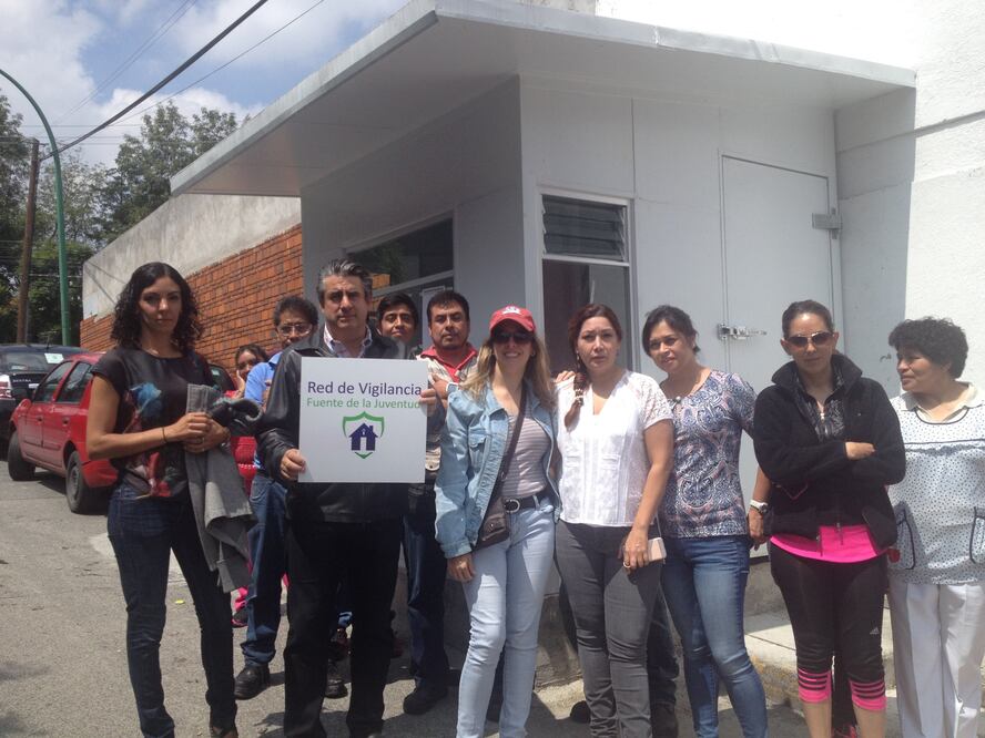 Habitantes de Fuentes de La Juventud se oponen a la demolición de una caseta de vigilancia (Foto: Rebeca Jimenez / EL UNIVERSAL)