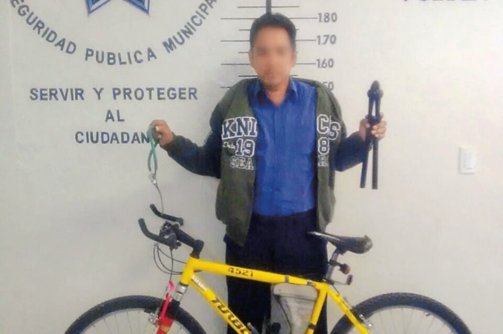 Juan Alberto “N”, el presunto ladrón de la bicicleta, tiene 41 años y es originario de Puebla. Fue detenido por una agente en la avenida 4 Poniente-Oriente (GOBIERNO SAN PEDRO CHOLULA)