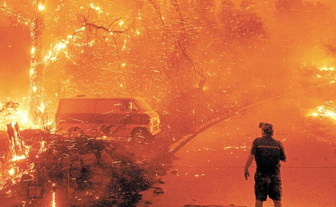 En diciembre, California registró varios incendios, efecto de un clima más extremo. Foto: Archivo/ AP.