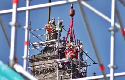 Retiran la "Fe" y la "Caridad" de Catedral