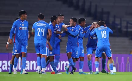 Cruz Azul le remonta a Pumas en C.U con tremendo error de Alcalá