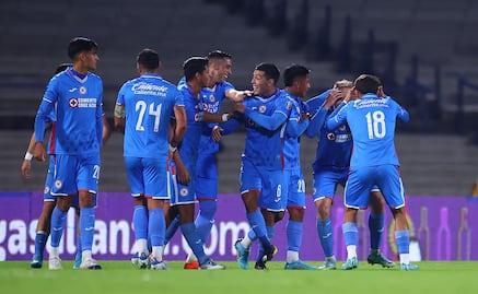 Cruz Azul le remonta a Pumas en C.U con tremendo error de Alcalá