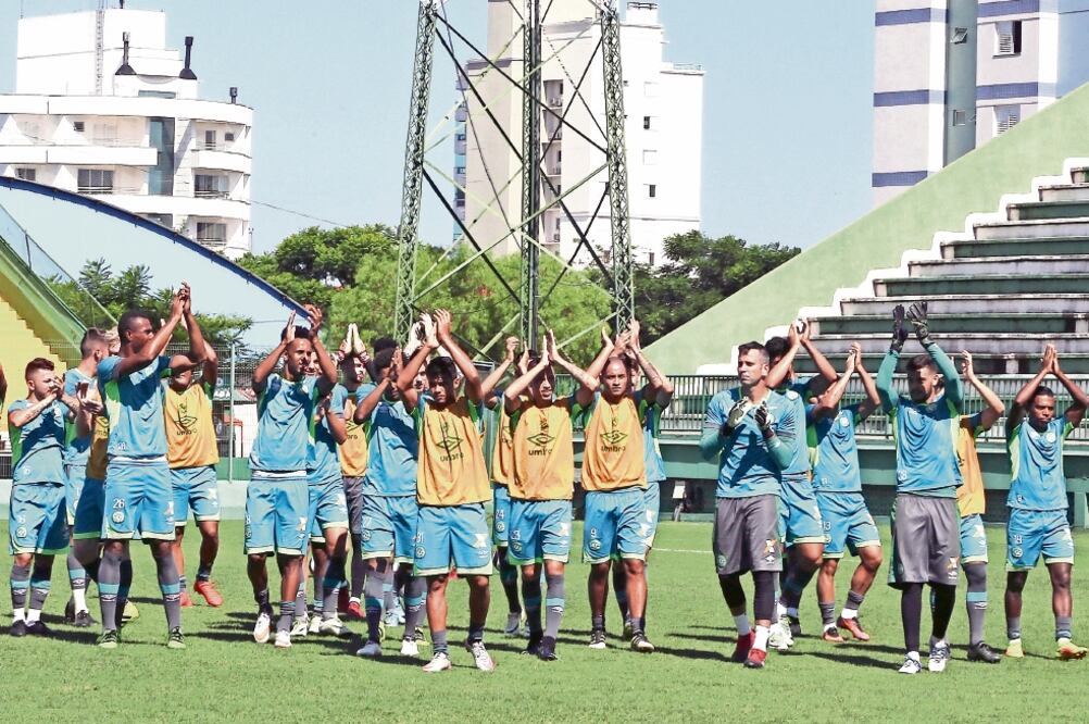 Los nuevos elementos del Chapecoense brasileño están listos para entrar en acción y se sienten motivados (ANDRE PENNER. AP)