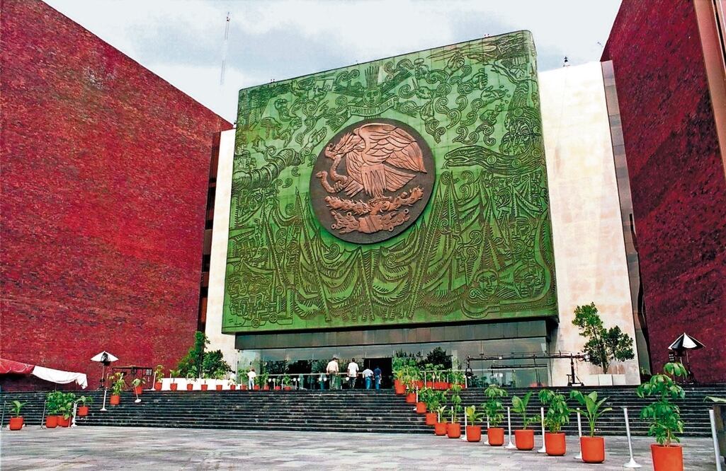 La tubería bajo el recinto de San Lázaro tiene alre- dedor de 50 años de antigüedad, indica Sacmex. Foto: Archivo / EL UNIVERSAL