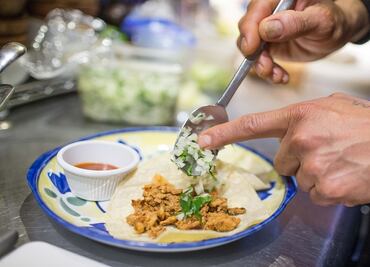 Recomiendan en Zapopan consumir alimentos sanos durante fiestas patrias