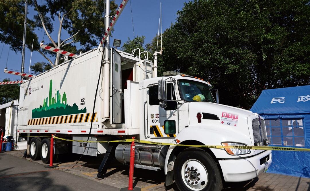 El C2 Móvil se ubica en la puerta 6 del Autódromo Hermanos Rodríguez y tiene una cabina con monitores y controladores conectados hacia un poste. Foto: Hugo Salvador / EL UNIVERSAL