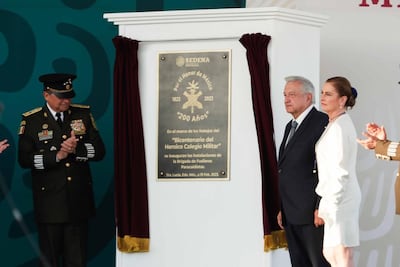 AMLO festeja aniversario del Ejército; les da "gracias de corazón" por labores de seguridad