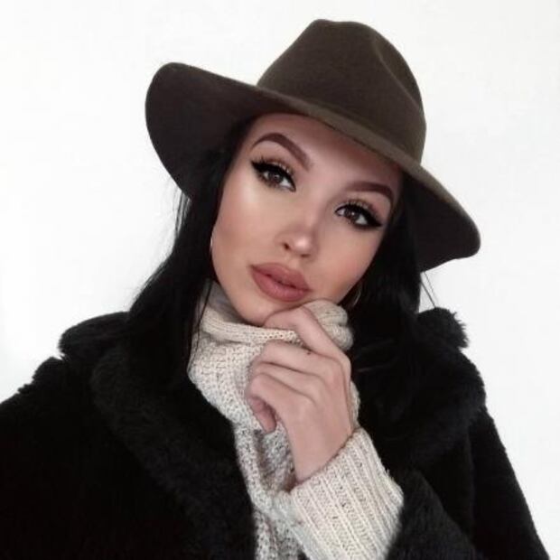 Usa el iluminador sin maquillarte como una experta