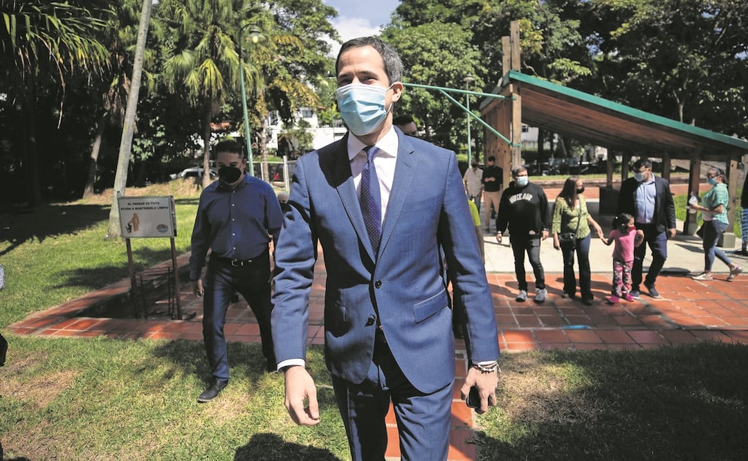 El líder opositor de Venezuela, Juan Guaidó, se abstuvo de participar en las elecciones de nuevo. Foto: Rayner Peña. EFE