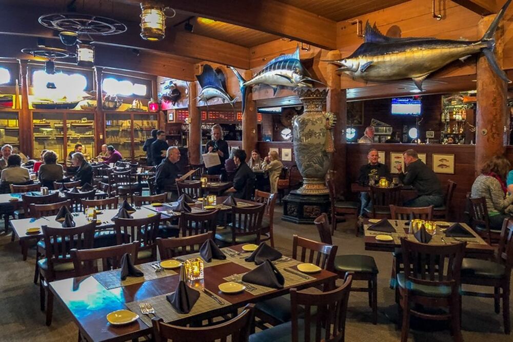 Descubrimiento de un jarrón de cloisonné del periodo Meiji