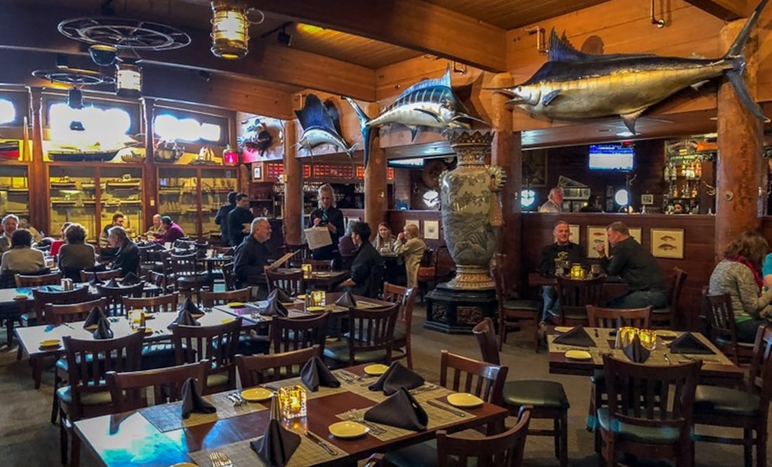 Descubrimiento de un jarrón de cloisonné del periodo Meiji