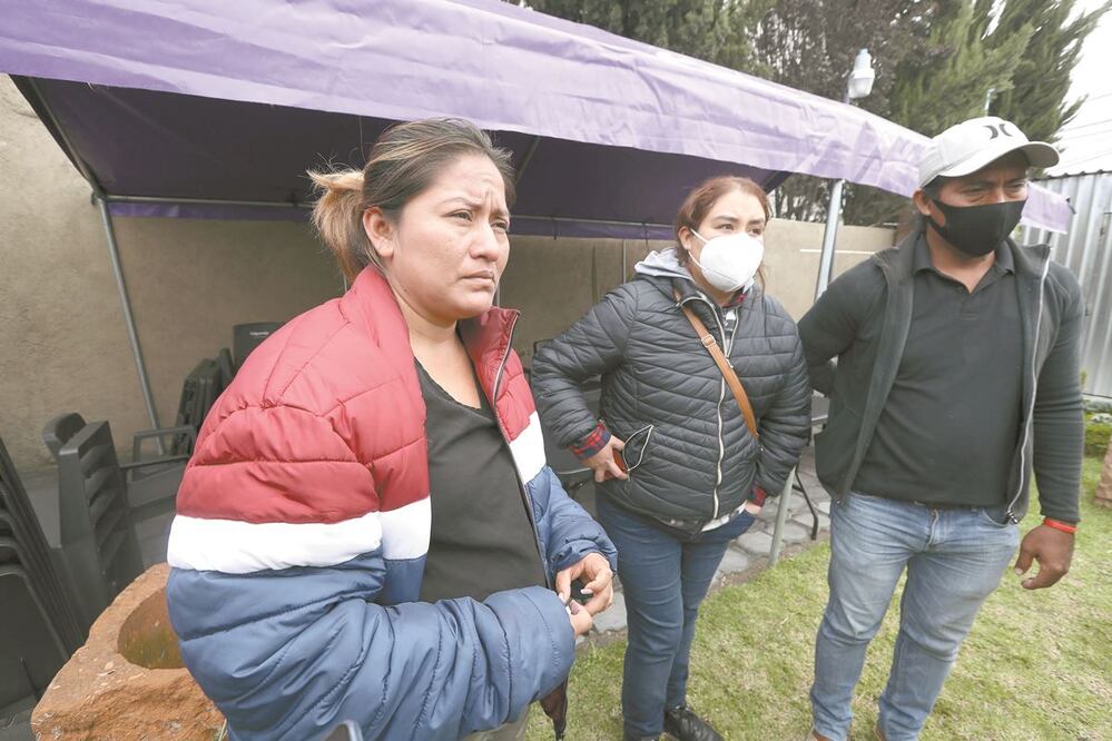 Los familiares de menores fallecidos en el accidente de la carretera México-Toluca expusieron las dificultades por las que atravesaron para identificar los cuerpos. Jorge Alvarado/EL UNIVERSAL