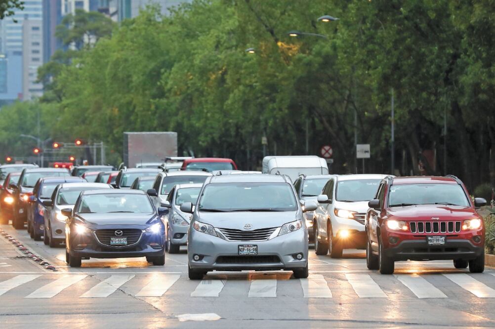 Las medidas ambientales que anunció el Gobierno capitalino tienen la finalidad de disminuir 14% las partículas altamente contaminantes. Foto: VALENTE ROSAS. EL UNIVERSAL