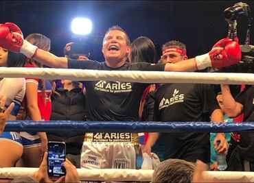 Chávez y 'Travieso' complacen en Tijuana; Julio César reta al 'Terrible'