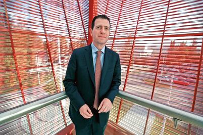 Un año de ‘jalar orejas’