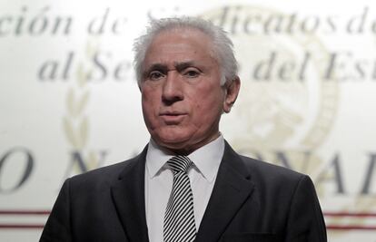 No habrá retorno masivo de burócratas a las oficinas hasta que sean vacunados: FSTSE