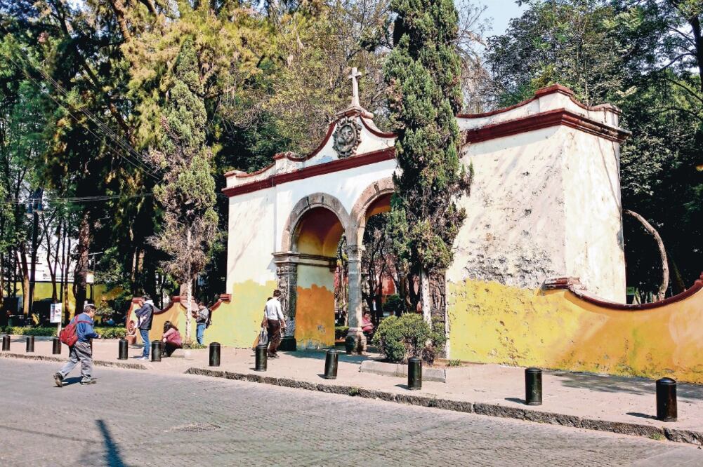 Algunos requisitos para los kits son contar con línea telefónica local, así como presentar en original y en dos copias del CURP, e identificación oficial vigente. (ARCHIVO EL UNIVERSAL)