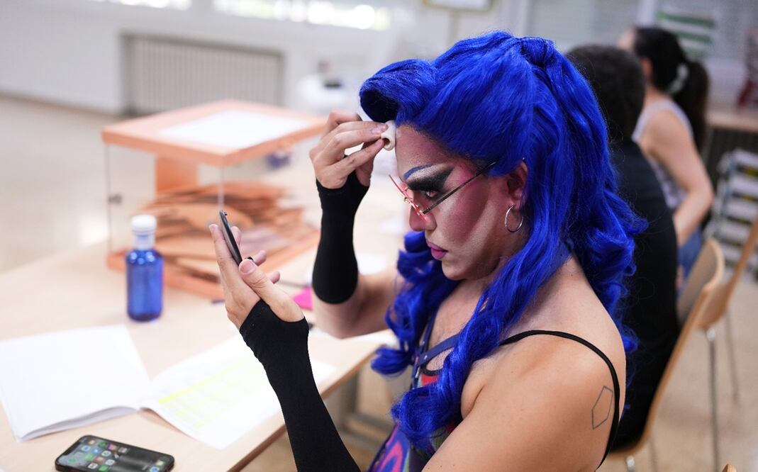 Escuela de arte en México impartirá el primer taller de drag queen.
Foto: AP / Manu Fernández