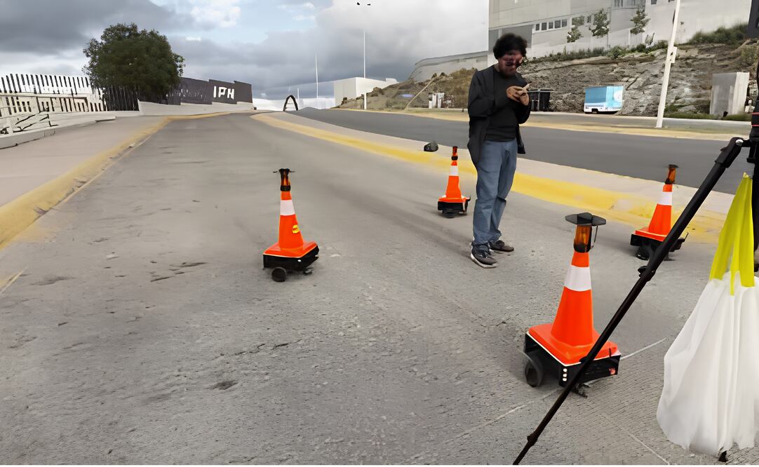 Egresados y maestros del IPN crean conos robotizados (14/06/2026). Foto: IPN