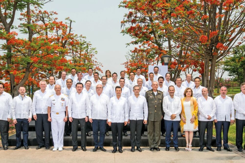 El presidente Enrique Peña Nieto encabezó la 52 Reunión Ordinaria de la Conferencia Nacional de Gobernadores (Conago), a la que asistieron los 32 mandatarios estatales. (PRESIDENCIA)