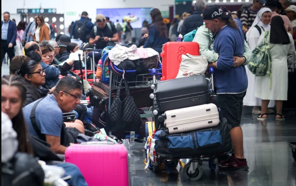 Por segundo día consecutivo, vuelos de miles de pasajeros de la Terminal 2 del AICM fueron retrasados o cancelados debido a las intensas lluvias de la madrugada del martes, el 12 de agosto de 2025. Foto: Luis Camacho/EL UNIVERSAL