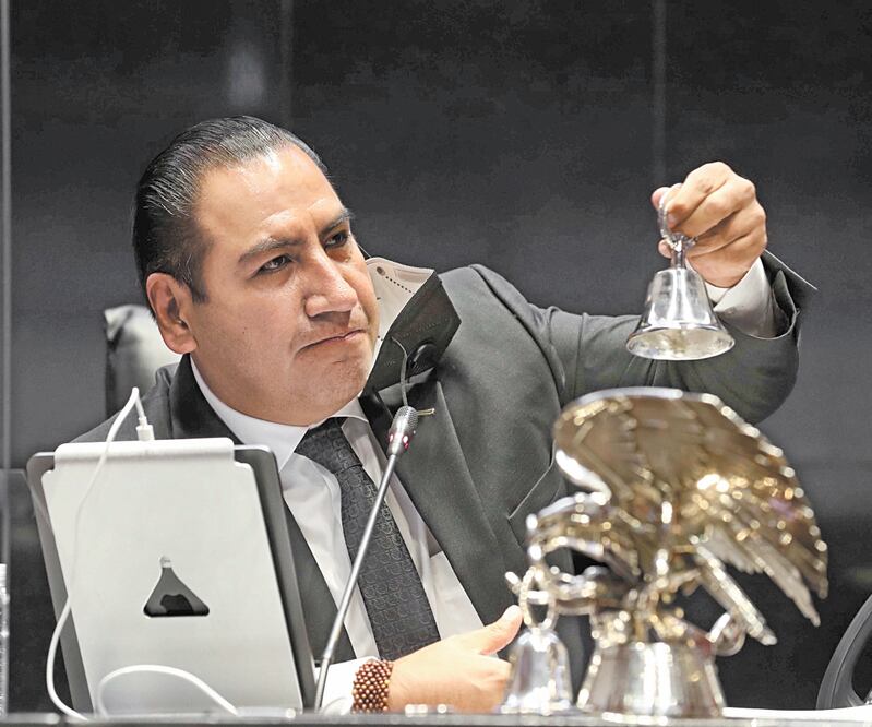 El presidente del Senado, Eduardo Ramírez, de Morena, al abrir la discusión del tema del fuero. Foto: SENADO DE LA REPÚBLICA