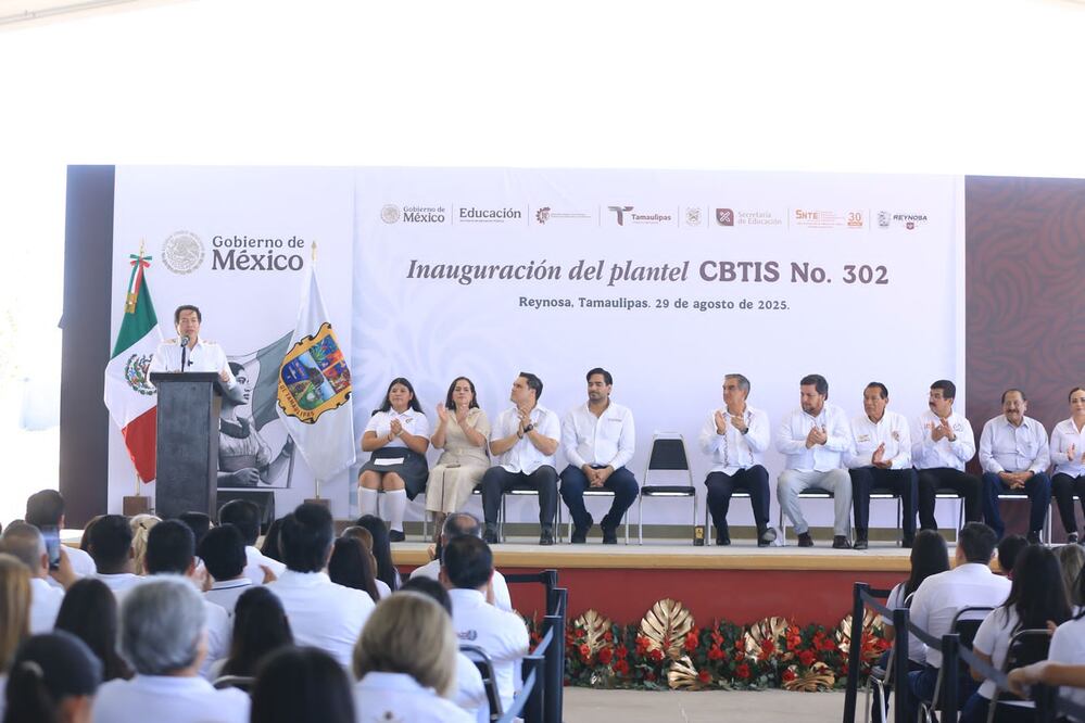 El secretario de la SEP, Mario Delgado Carillo, aborda la situación del fentanilo y la salud en los jóvenes.