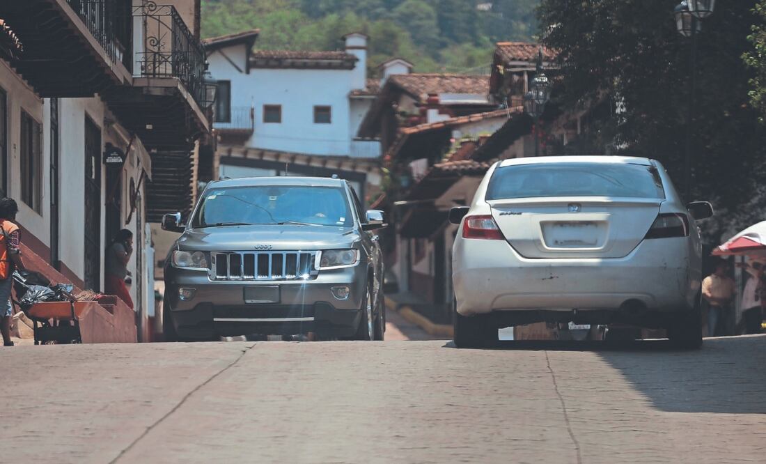 Los autos de alta gama pueden ser vistos circulando en municipios del sur en el Estado de México. Foto: de ALEJANDRO VARGAS. EL UNIVERSAL