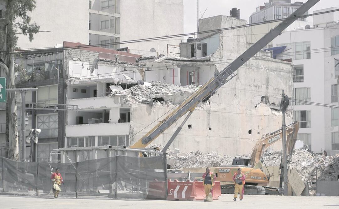El edificio en Álvaro Obregón 286, colonia Roma, colapsado en el temblor del 19 de septiembre del 2017. Foto: Archivo. EL UNIVERSAL