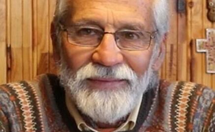 “Ha habido momentos peores y nunca nos han doblado”: Javier Ávila, sacerdote jesuita