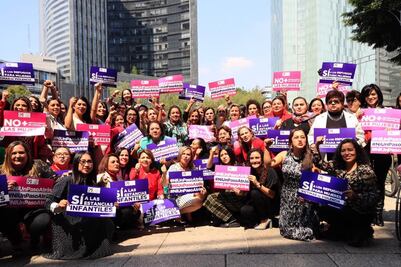 Mujeres priistas se reúnen para defender estancias infantiles y refugios