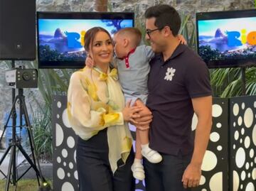 León, el hijo de Carlos Rivera y Cynthia Rodríguez, da sus primeros pasos en la escuela y conquista con su foto cargando una mochila