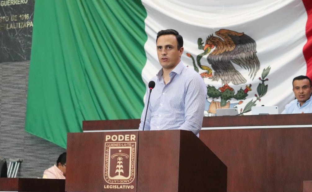 Daniel Martínez Terrazas, jefe de la bancada del PAN, afirmó que la modificación constitucional se presenta como simplificación al reducir nombres en las boletas; pero en realidad, busca un control político total sobre quién aparece en ella. | Foto: Especial.