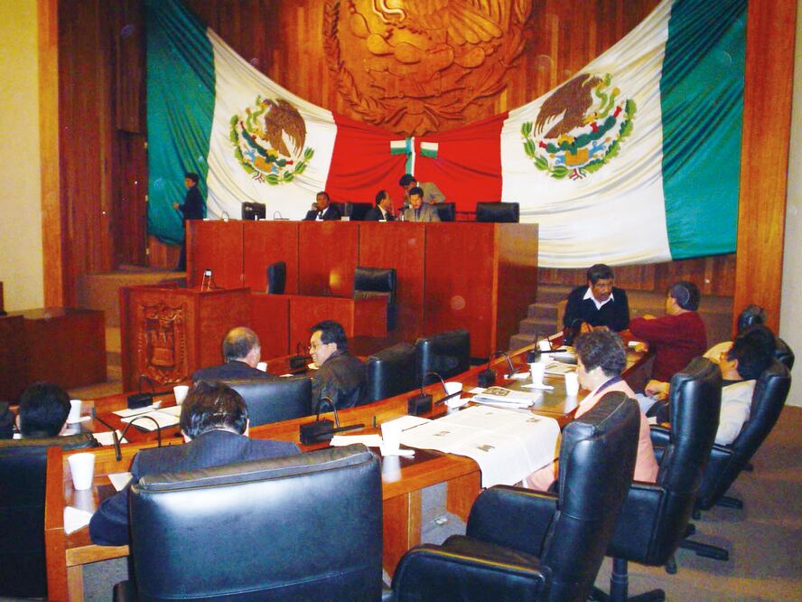 La Legislatura de Tlaxcala tiene 32 diputados, pero con la reforma electoral del año pasado en las elecciones del 5 de junio se elegirán a 25 legisladores (ARCHIVO EL UNIVERSAL)