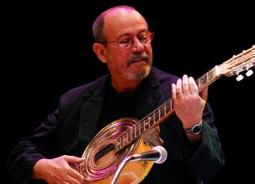 La poesía de Silvio Rodríguez vive en Cuba