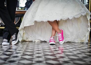 Este San Valentín cásate con tu pareja, tu mascota o tu objeto favorito