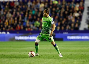 Guardado y Lainez sufren goliza que los aleja de la Europa League