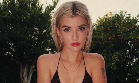 La hija de Charlie Sheen abre su OnlyFans; el actor no la perdona y le hace una petición