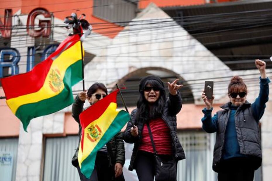 Festejan en las calles de Bolivia la renuncia de Evo Morales